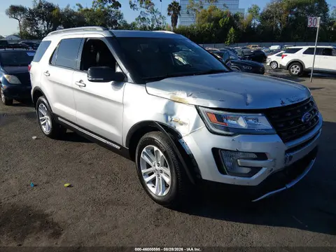 1FM5K7DH4HGC76981 — 2017 Ford Explorer XLT, Передняя часть (Front End), фото до ремонта