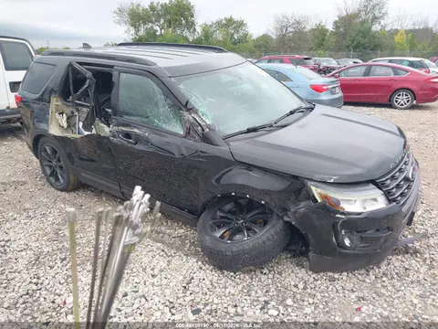 1FM5K8D86HGE21671 — 2017 Ford Explorer XLT, Правый бок (Right Side), фото до ремонта
