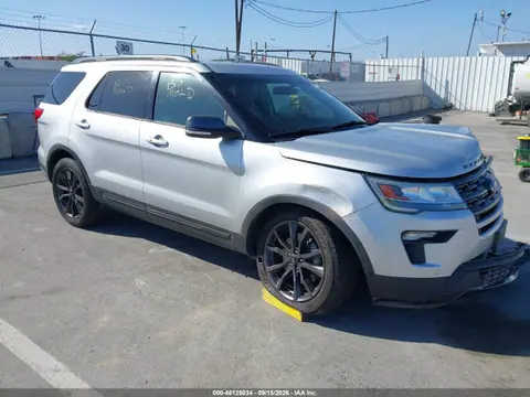 1FM5K7D89JGC72639 — 2018 Ford Explorer XLT, Передняя часть, фото до ремонта