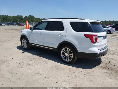 2019 Ford EXPLORER XLT VIN 1FM5K7D84KGB37554 фото 3