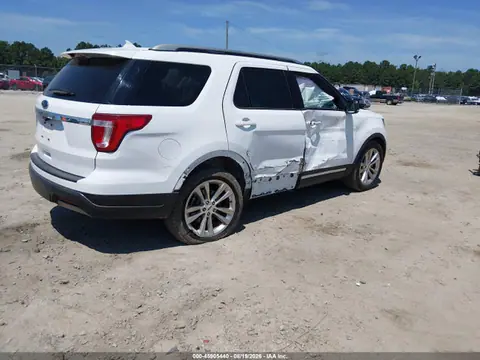 2019 Ford EXPLORER XLT VIN 1FM5K7D84KGB37554 фото 4
