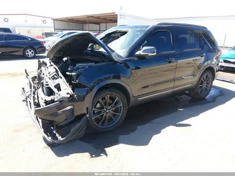 2019 Ford EXPLORER XLT VIN 1FM5K7D88KGA41796 фото 2