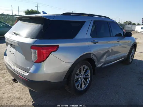 2020 Ford EXPLORER XLT VIN 1FMSK8DH9LGB37852 фото 4
