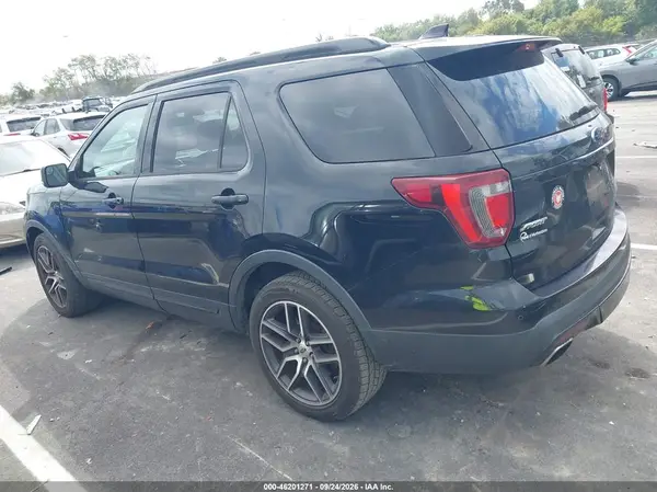 1FM5K8GTXGGC64256 — 2016 Ford Explorer, фото 3 с аукциона IAAI, Естественный износ