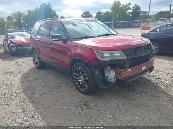1FM5K8GT2GGB91545 — 2016 Ford Explorer, Передняя часть (Front & Rear), фото до ремонта