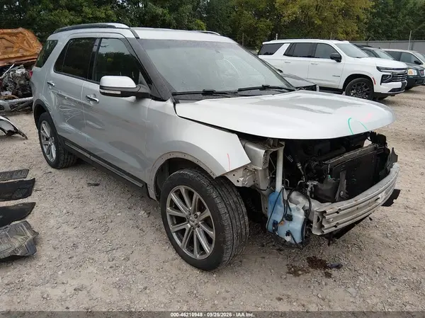 1FM5K8F86GGC23572 — 2016 Ford Explorer, Передняя часть (Front End), фото до ремонта