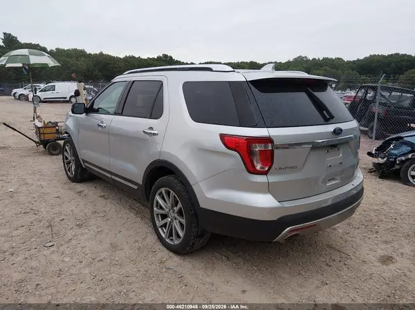 1FM5K8F86GGC23572 — 2016 Ford Explorer, фото 3 с аукциона IAAI, Передняя часть