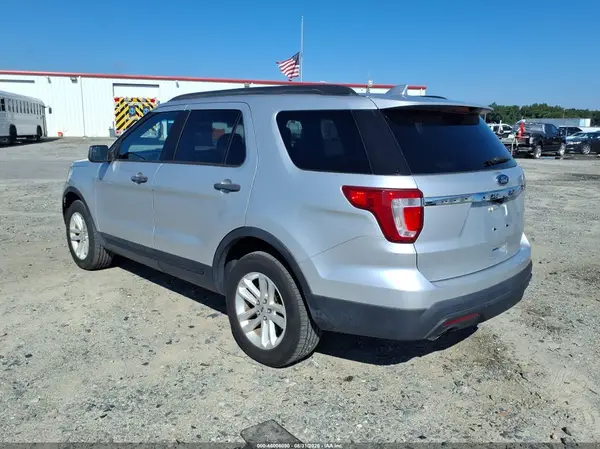 1FM5K8B84HGD23063 — 2017 Ford Explorer, фото 3 с аукциона IAAI 06.10.2026, Естественный износ