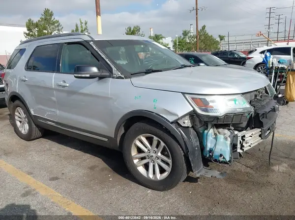 1FM5K7D88HGD89199 — 2017 Ford Explorer, Передняя часть (Front End), фото до ремонта