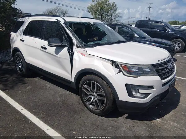 1FM5K8GT1HGC29526 — 2017 Ford Explorer, Передняя часть справа (Right Front), фото до ремонта