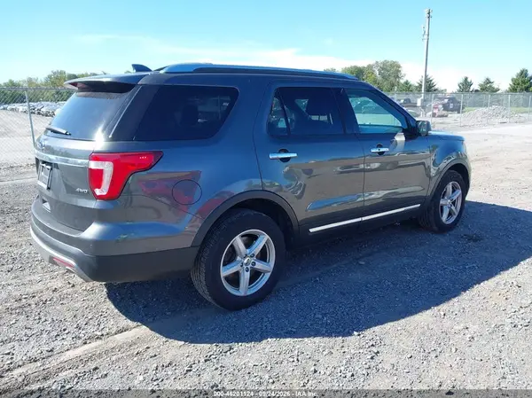 1FM5K8F8XHGC23415 — 2017 Ford Explorer, фото 4 с аукциона IAAI 13.10.2026, Естественный износ