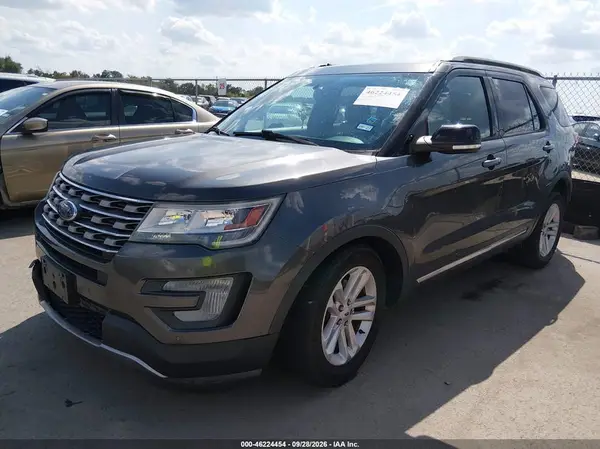 1FM5K7D80HGD14254 — 2017 Ford Explorer, фото 2 с аукциона IAAI, Передняя часть справа