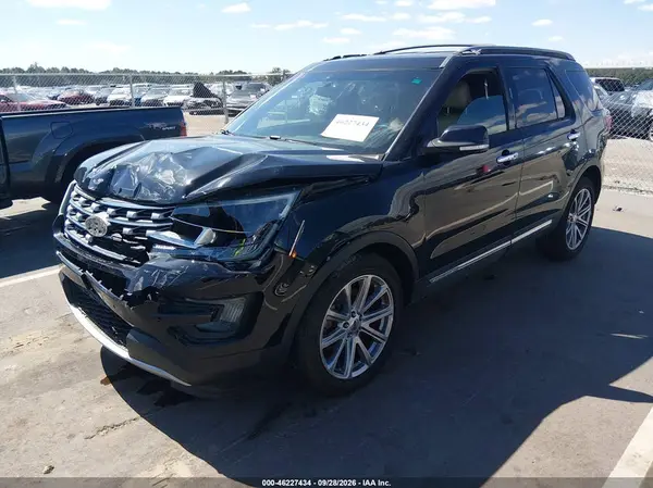 1FM5K7F84HGA17016 — 2017 Ford Explorer, фото 2 с аукциона IAAI, Передняя часть
