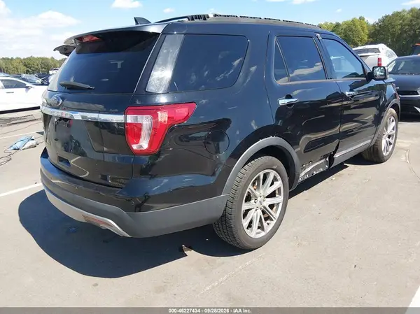 1FM5K7F84HGA17016 — 2017 Ford Explorer, фото 4 с аукциона IAAI, Передняя часть