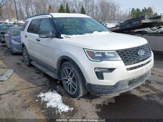 1FM5K8GT8JGC49696 — 2018 Ford Explorer, Передняя часть (Front), фото до ремонта