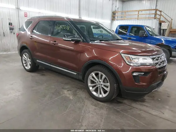 1FM5K8D87JGA14285 — 2018 Ford Explorer, Левый бок (Left Side), фото до ремонта