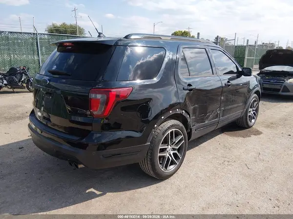 1FM5K8GT3JGB88693 — 2018 Ford Explorer, фото 4 с аукциона IAAI, Правый бок