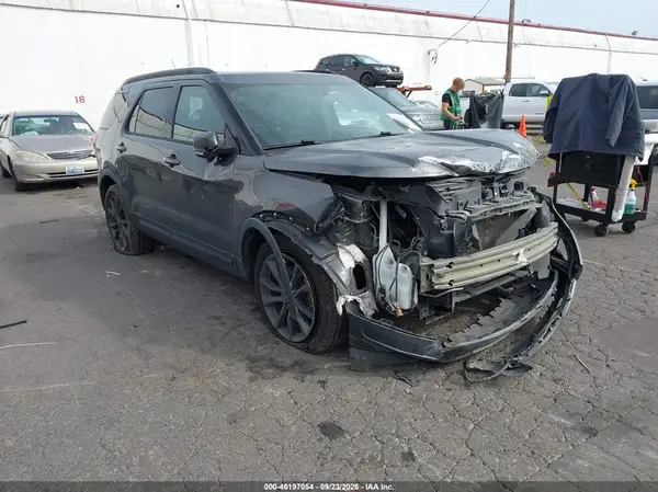 1FM5K8D81JGB90782 — 2018 Ford Explorer, Передняя часть (Front End), фото до ремонта