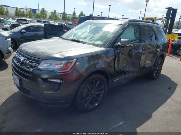 1FM5K7D84JGA68427 — 2018 Ford Explorer, фото 2 с аукциона IAAI, Левый бок