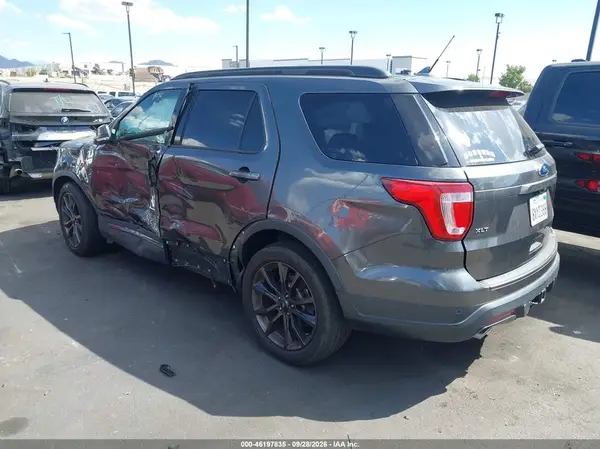 1FM5K7D84JGA68427 — 2018 Ford Explorer, фото 3 с аукциона IAAI, Левый бок