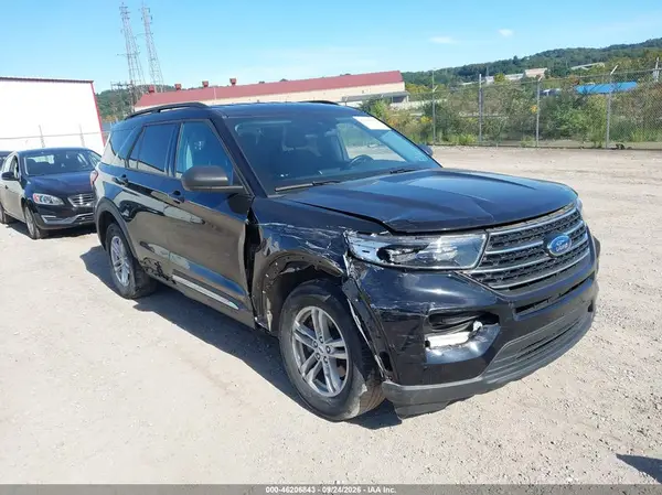 1FMSK8DH3MGC43568 — 2021 Ford Explorer, Передняя часть справа (Right Front), фото до ремонта