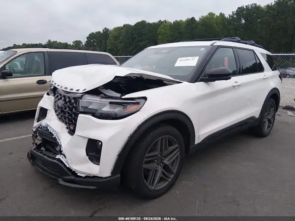 1FMWK8GC7SGC16503 — 2025 Ford Explorer, фото 2 с аукциона IAAI, Передняя часть
