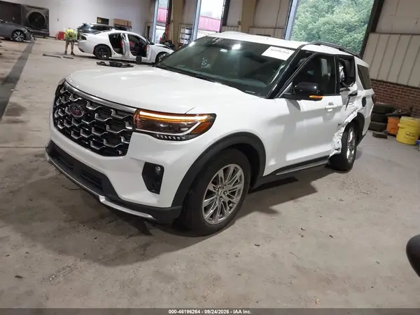 1FMUK7HH7SGA33646 — 2025 Ford Explorer, фото 2 с аукциона IAAI, Левый бок