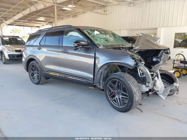 1FMWK7GC5SGD07070 — 2025 Ford Explorer, Передняя часть (Front End), фото до ремонта