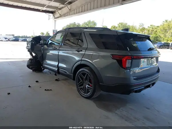 1FMWK7GC5SGD07070 — 2025 Ford Explorer, фото 3 с аукциона IAAI, Передняя часть