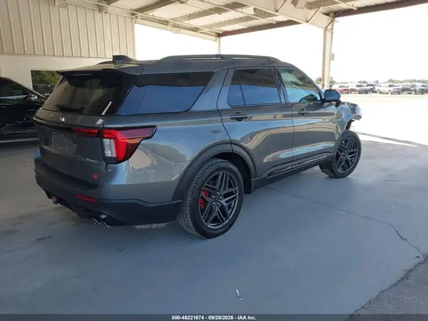 1FMWK7GC5SGD07070 — 2025 Ford Explorer, фото 4 с аукциона IAAI, Передняя часть