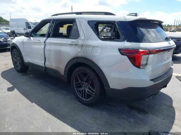 1FMWK7GC1SGC34845 — 2025 Ford Explorer, фото 3 с аукциона IAAI, Кузов