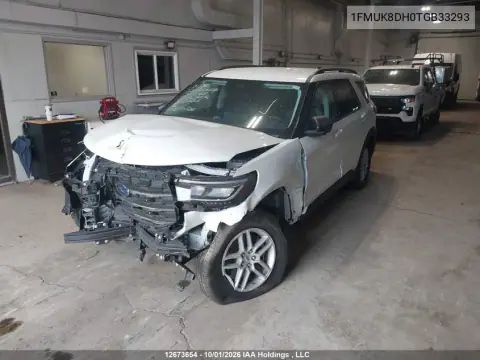 2026 Ford Explorer VIN 1FMUK8DH0TGB33293 фото 2