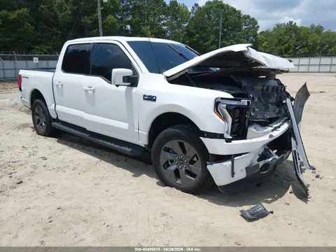 1FT6W5L75RWG26068 — 2024 Ford F-150 Lightning Lariat, Передняя часть (Front End), фото до ремонта