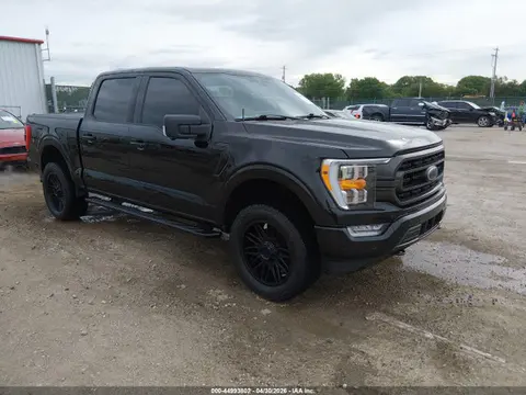 1FTFW1E80MKD21236 — 2021 Ford F-150 XLT, Град (Hail), фото до ремонта