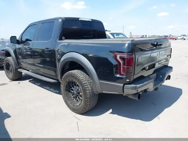 1FTFW1RG7HFA96684 — 2017 Ford F-150, фото 3 с аукциона IAAI, Передняя часть