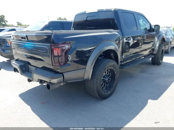 1FTFW1RG7HFA96684 — 2017 Ford F-150, фото 4 с аукциона IAAI, Передняя часть