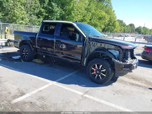 1FTEW1EPXKFD48792 — 2019 Ford F-150, Передняя часть справа (Right Front), фото до ремонта