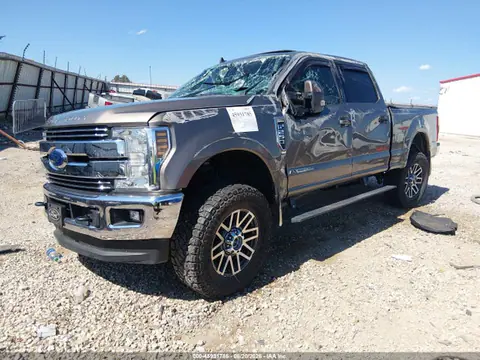 2019 Ford F-250 Lariat VIN 1FT7W2BT3KEC54873 фото 2