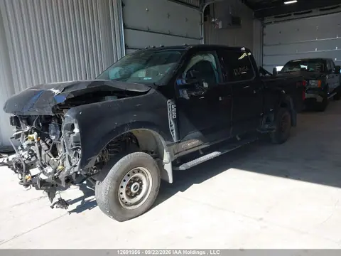 2024 Ford F-250 Lariat VIN 1FT7W2BT0REF88949 фото 2