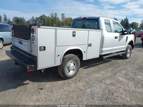 2017 Ford F-250 Xl VIN 1FD7X2B63HEE09921 фото 4