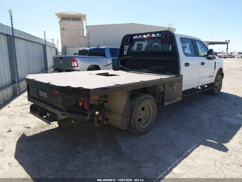 2018 Ford F-350 Chassis Xl VIN 1FD8W3HTXJEB54278 фото 4