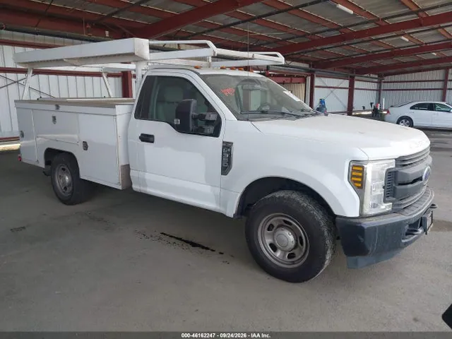 2019 Ford F-350 Chassis Xl VIN 1FDRF3E69KEG46613 фото 1