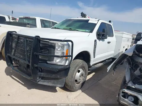 2023 Ford F-350 Chassis Xl VIN 1FD8X3HN3PED03735 фото 2