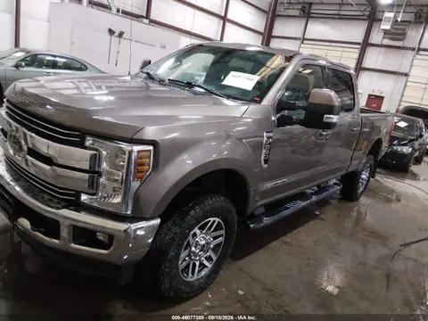 2018 Ford F-350 Lariat VIN 1FT8W3BT8JEB71853 фото 2