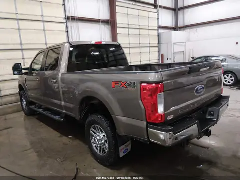 2018 Ford F-350 Lariat VIN 1FT8W3BT8JEB71853 фото 3