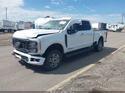 2025 Ford F-350 Lariat VIN 1FT8W3BM8SEE01188 фото 2