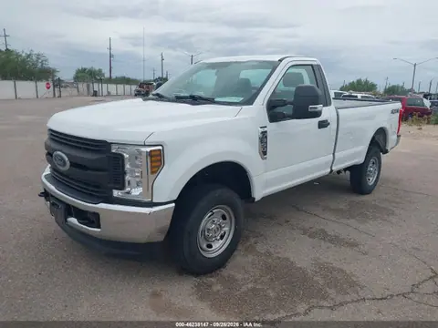 2018 Ford F-350 Xl VIN 1FTRF3B65JEC48709 фото 2