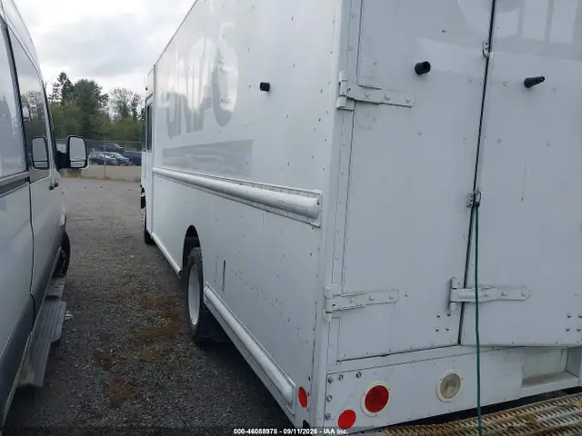 1F65F5KY1J0A05135 — 2018 Ford F-59 Commercial Stripped, фото 3 с аукциона IAAI 30.09.2026, Правый бок