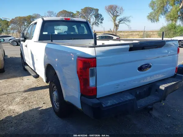 1FT7X2A61HEE51249 — 2017 Ford F250, фото 3 с аукциона IAAI, Естественный износ