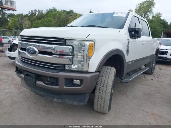 1FT7W2BT8HEB99877 — 2017 Ford F250, фото 2 с аукциона IAAI, Правый бок
